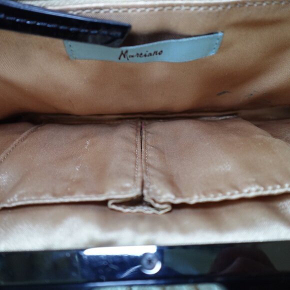 Vintage Marciano patent finish kiss lock clutch - Picture 12 of 14